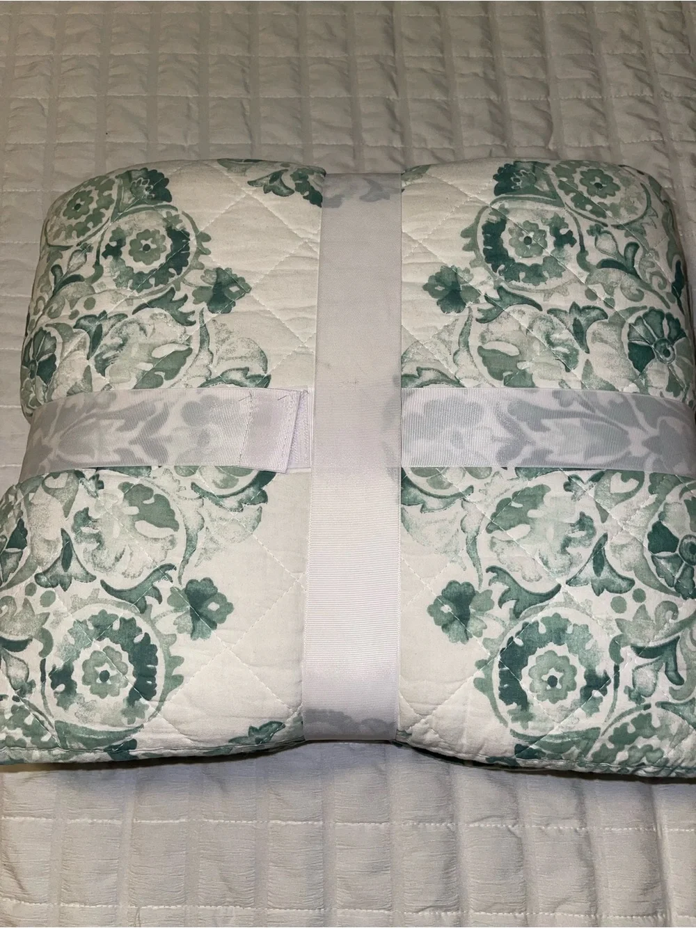 Tahari Floral Cotton Reversible Quilt in White and Green